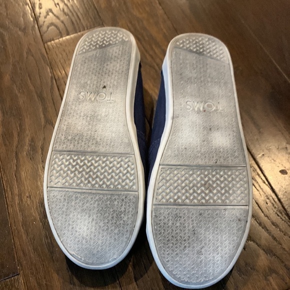 Tom’s Size 4.5 Shoes Kids Navy - Picture 5 of 6